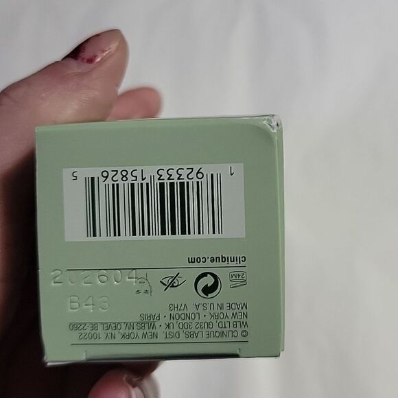 Clinique Even Better Radical Dark Spot Corrector - NIB - Picture 7 of 8